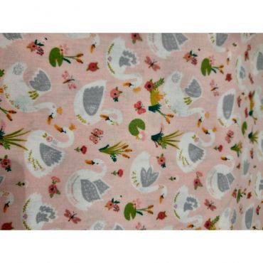 Beautiful swan coton rose cygne