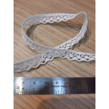 Dentelle ecru