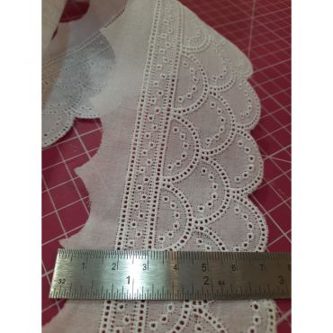 Broderie anglaise écailles triple 100%coton 60mm