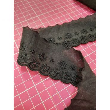 Broderie anglaise fleurs 100%coton 47mm noir