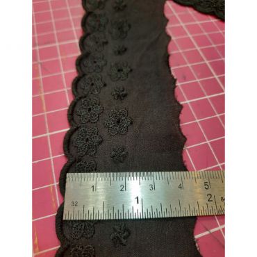 Broderie anglaise fleurs 100%coton 47mm noir