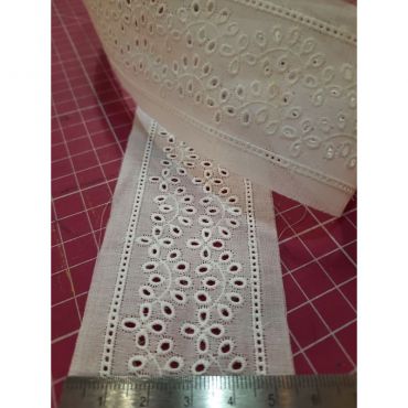 Entre 2 broderie anglaise blanche coton 57mm