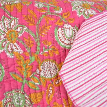 Coton matelassée motif fleurs Indienne fuchsia