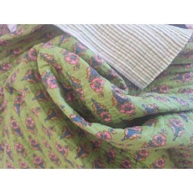 indienne matelassée motif fleurs réversible vert