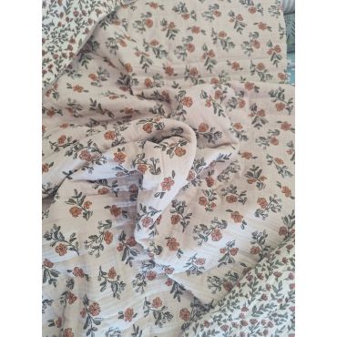 double gaze matelassée motif fleurs réversible écru-rose